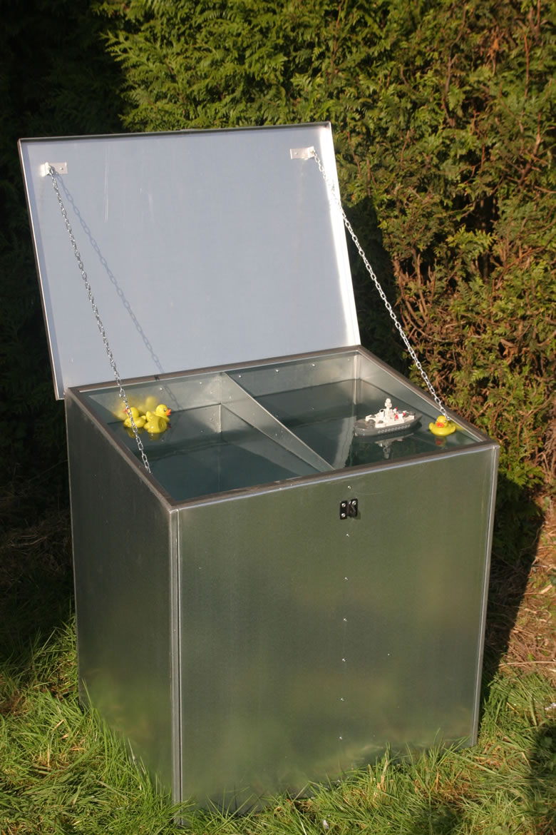 Outdoor Use, Four Compartment Feed Bin